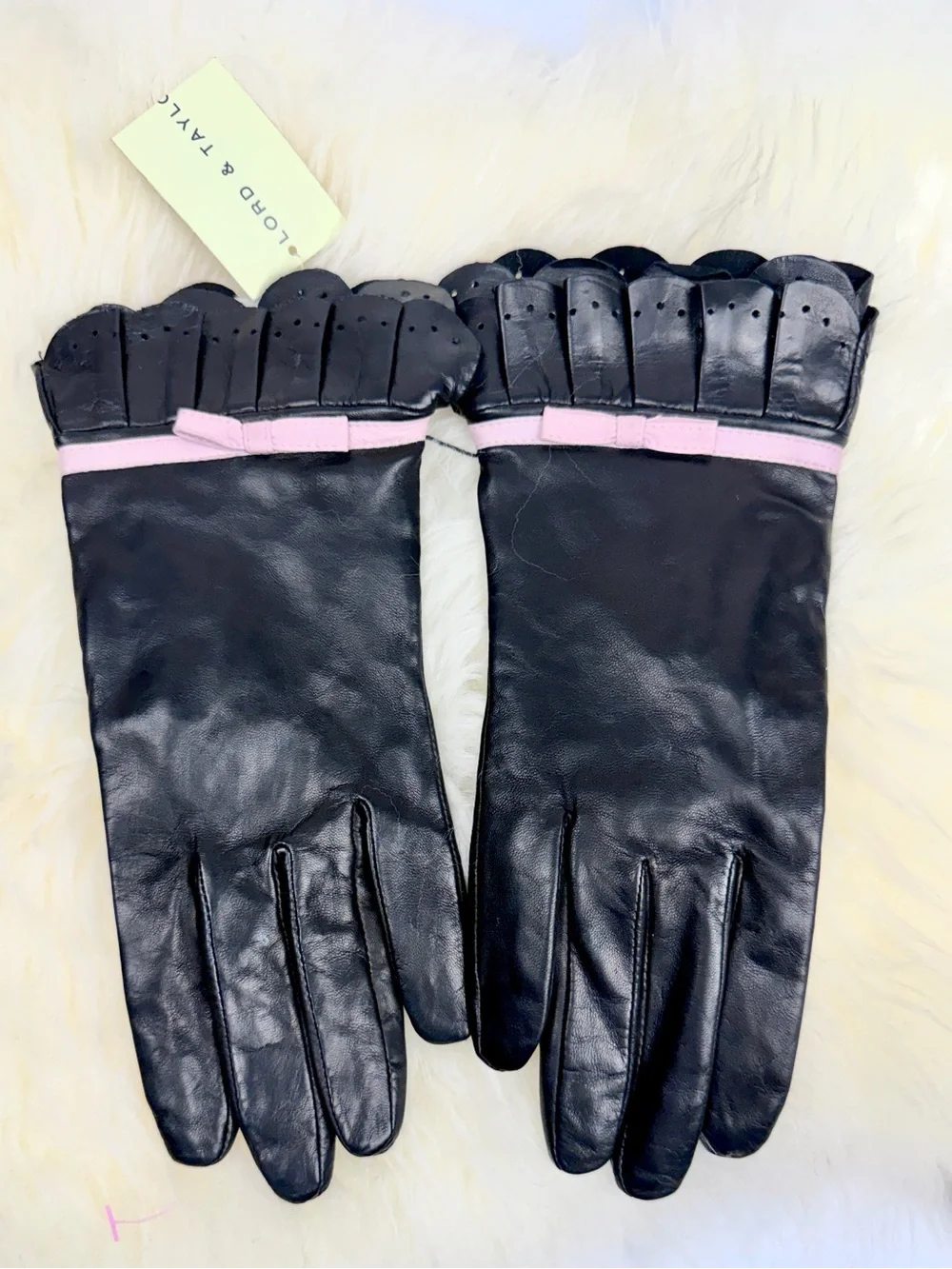 Lord & Taylor Black Leather Gloves Size 8 Pink Trim Bow Scalloped Cuff NWT Vtg